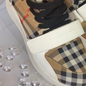 Burberry tennis shoes